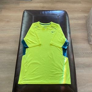 Nike men’s dry fit size small
